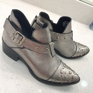 Musse & Cloud Size 7 Black Buckle Women’s Studded Booties